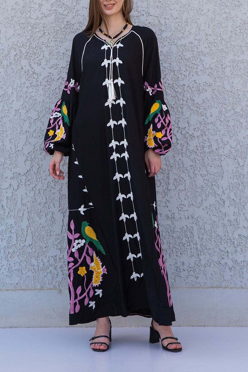 Womens Round Neck Long Sleeved Embroidered Pattern Elegant Casual Maxi Dress