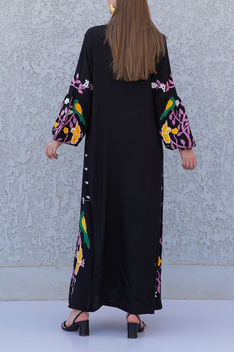 Womens Round Neck Long Sleeved Embroidered Pattern Elegant Casual Maxi Dress