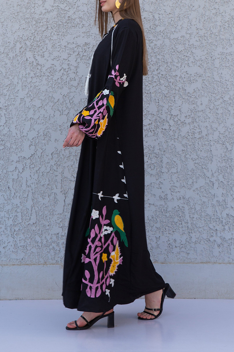 Womens Round Neck Long Sleeved Embroidered Pattern Elegant Casual Maxi Dress
