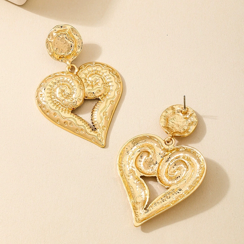 Heavy Metal Gold Conch Heart Pattern Ocean Resort Series Women's Earrings