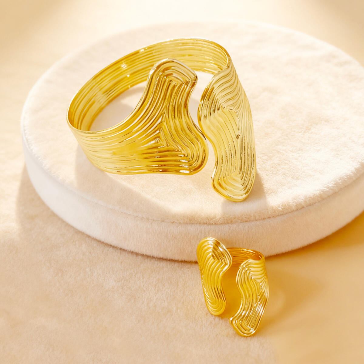 Retro-style Irregular Curved Smooth Lines Bracelet and Ring Set