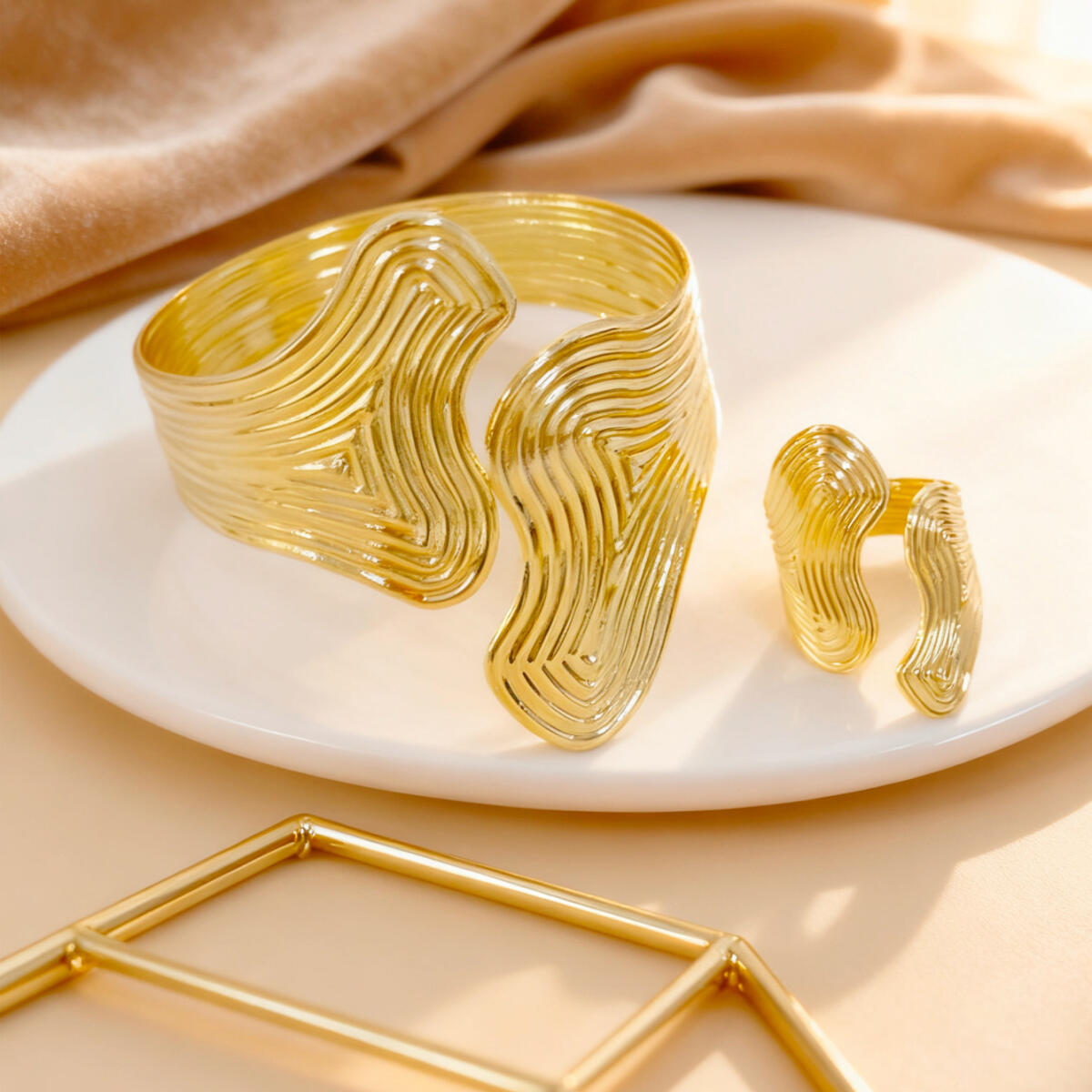 Retro-style Irregular Curved Smooth Lines Bracelet and Ring Set