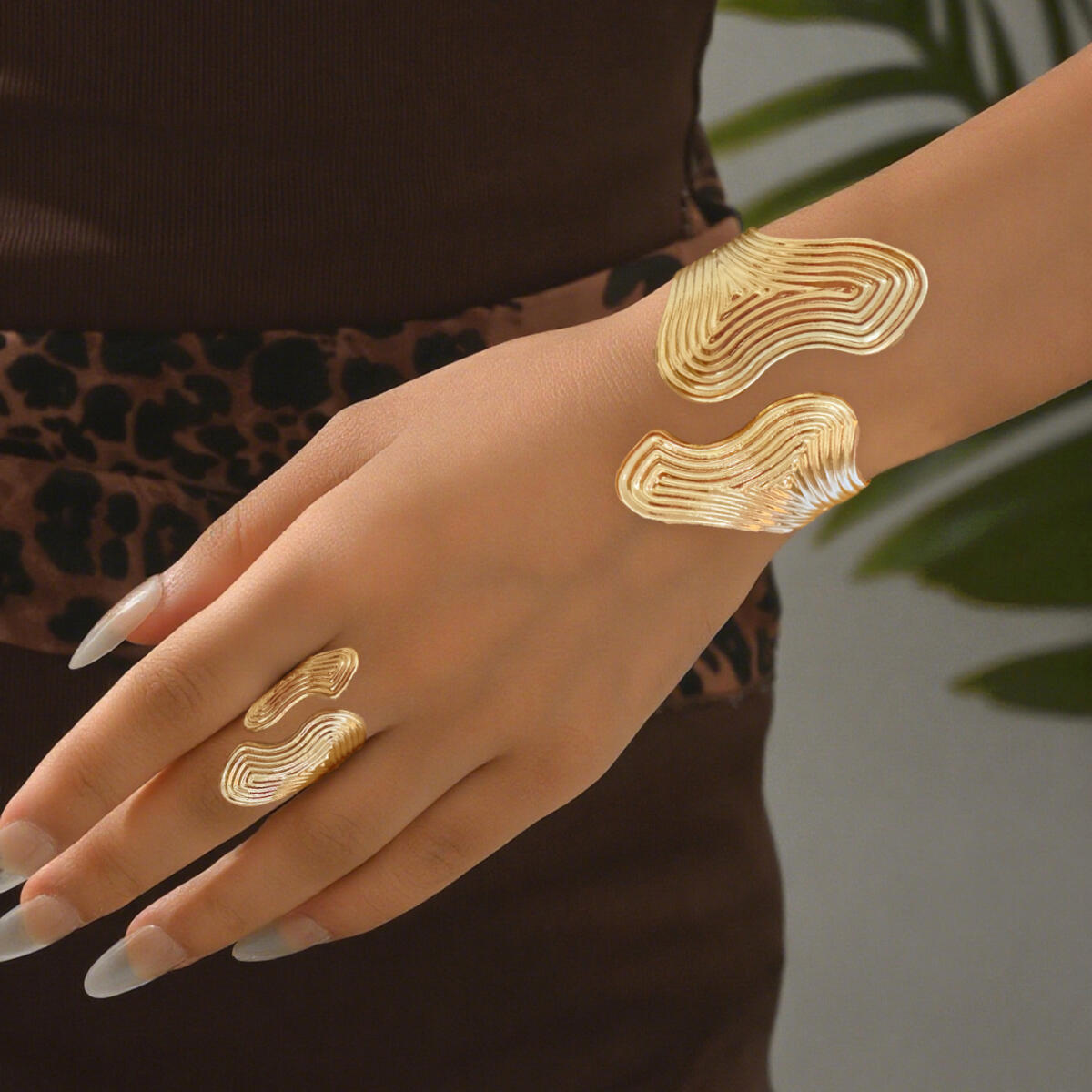 Retro-style Irregular Curved Smooth Lines Bracelet and Ring Set