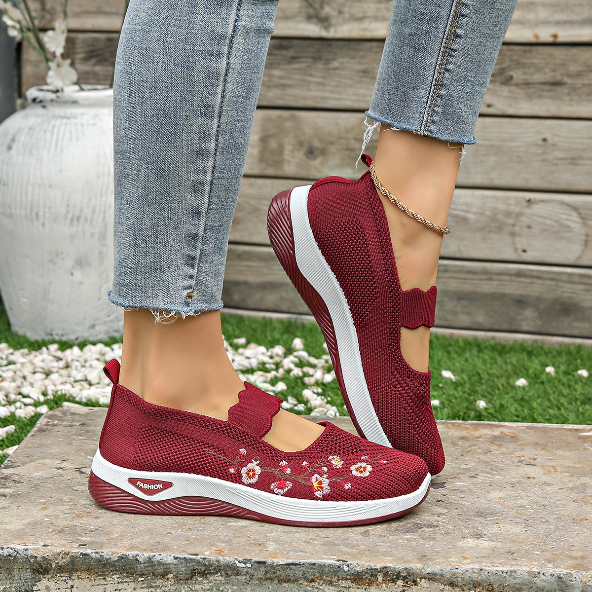 Women's comfortable breathable knitted sneakers