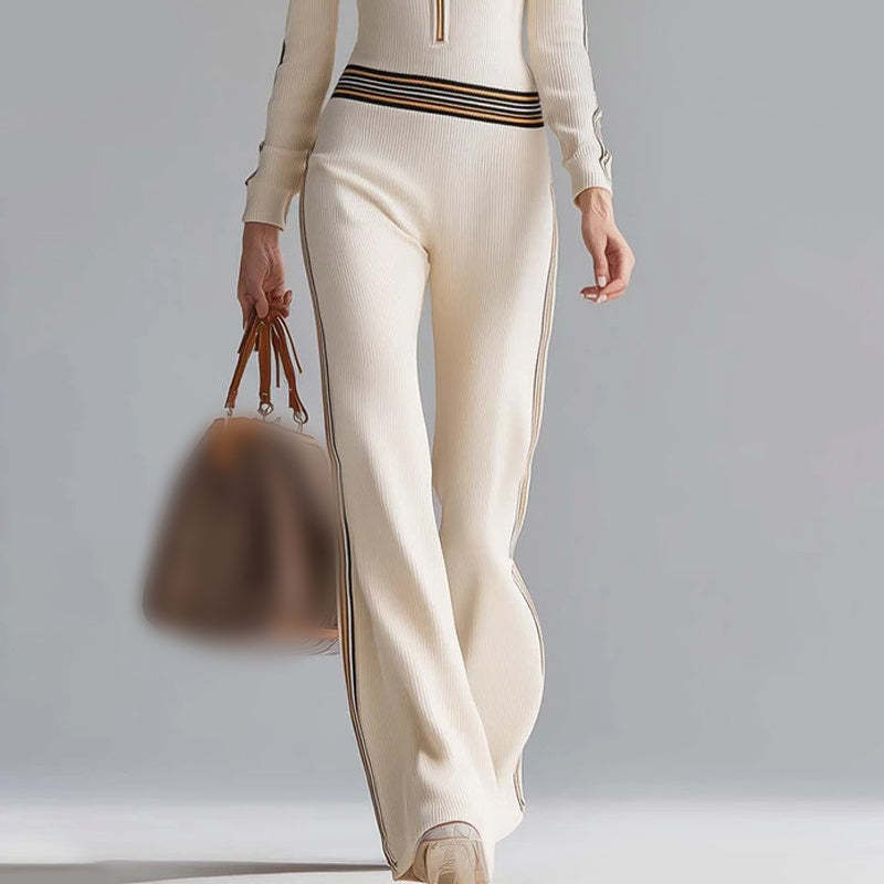 Дамски панталон с качулка, V-образно деколте и цип