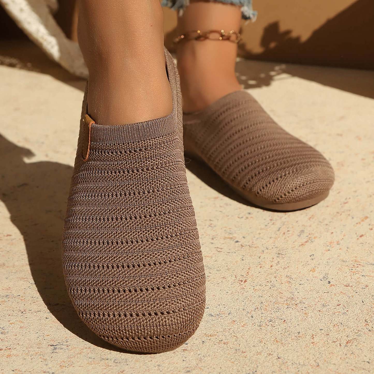 Hurxie Women Clogs Knit Slip On Mules Work Shoes with Arch Support Slippers Round Toe Slides Comfortable Flats Coffee 36