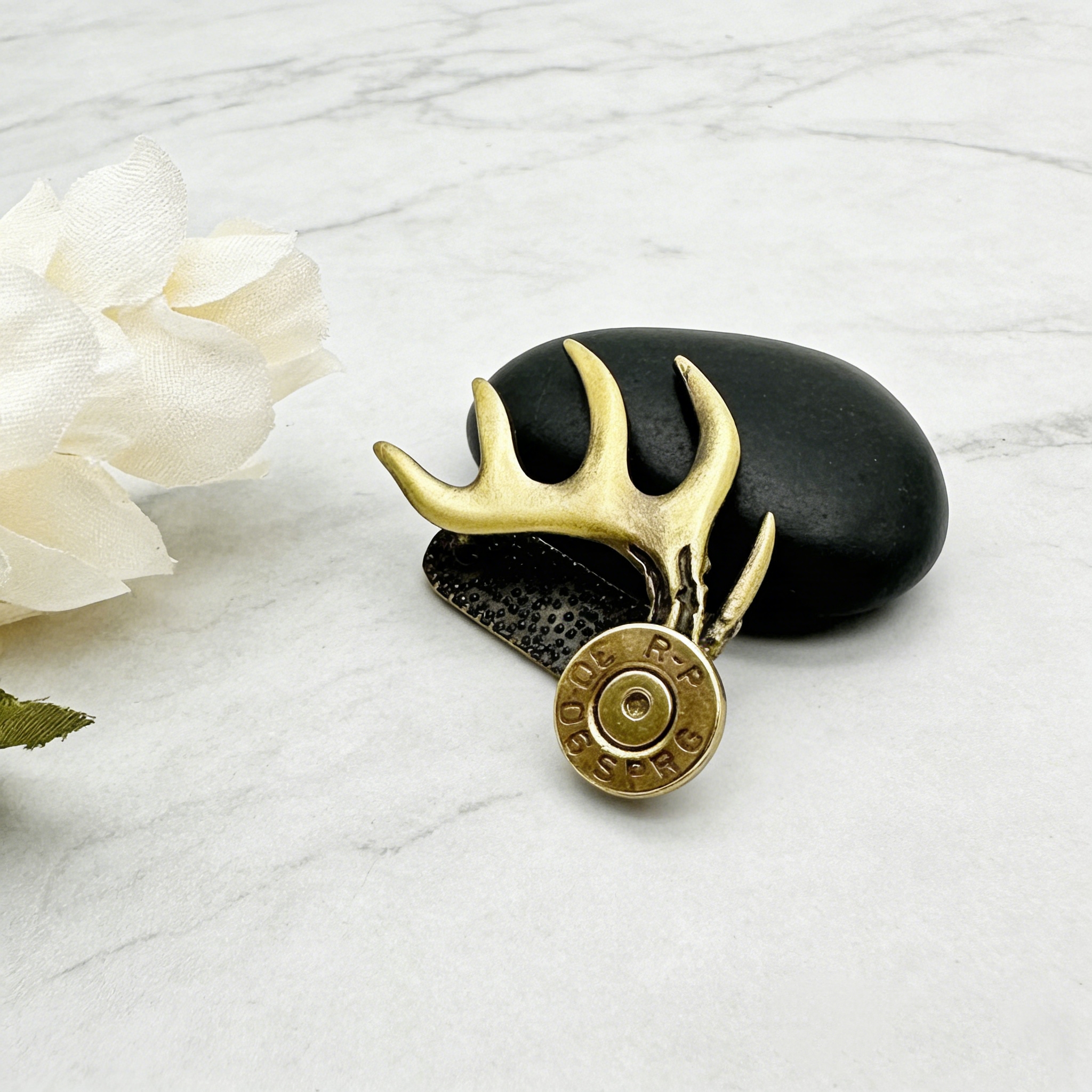 Simple Style Antler Brooch Lightweight Luxury Accessory for Women & Men