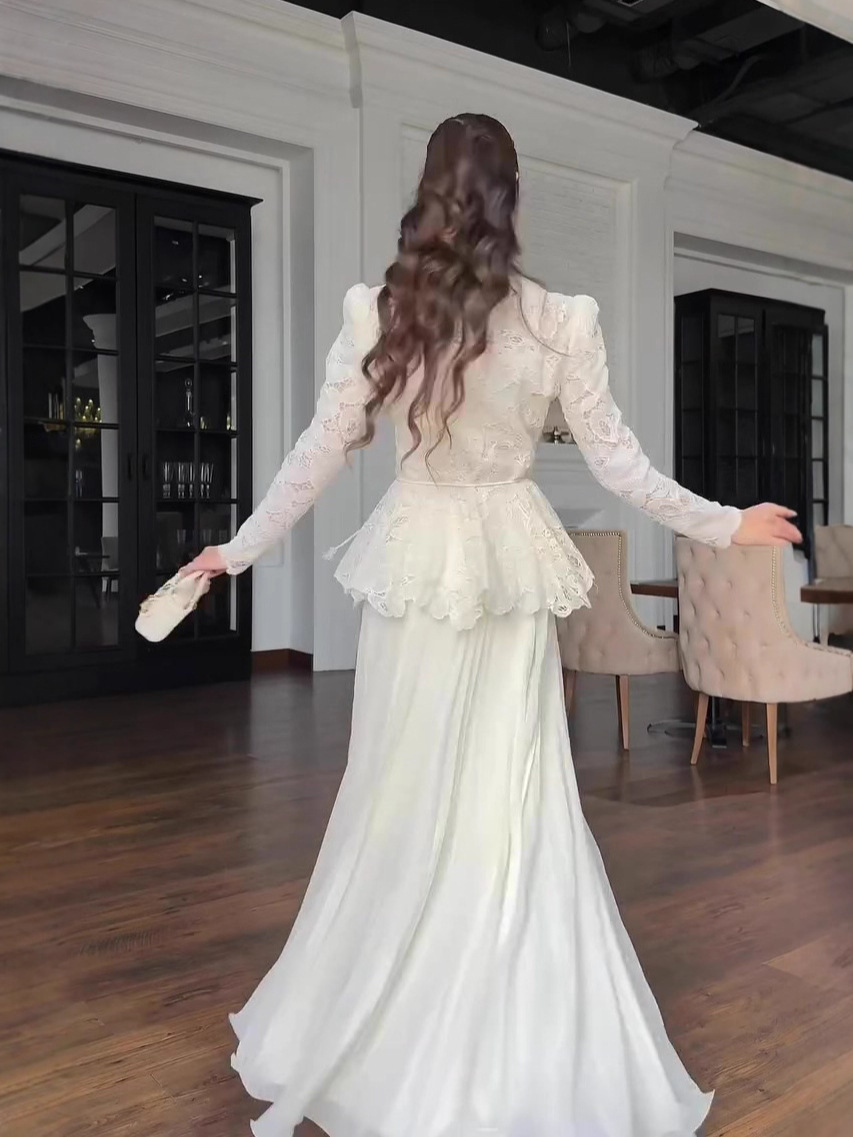 High-End Lace Pleated Skirt (Sophisticated & Ladylike)