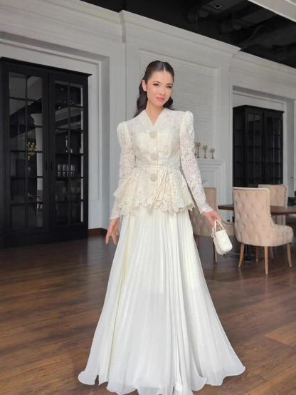 High-End Lace Pleated Skirt (Sophisticated & Ladylike)