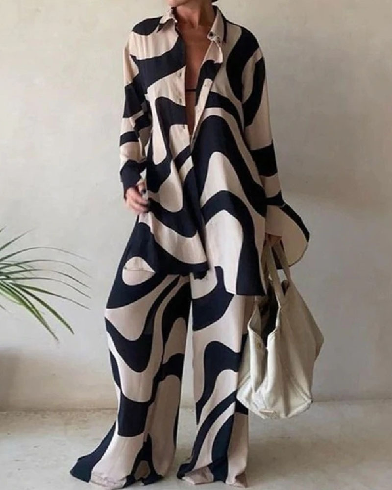 Loose Long-Sleeve Top and Straight-Leg Pants Two-Piece Set with Trendy Print for Travel and Vacation