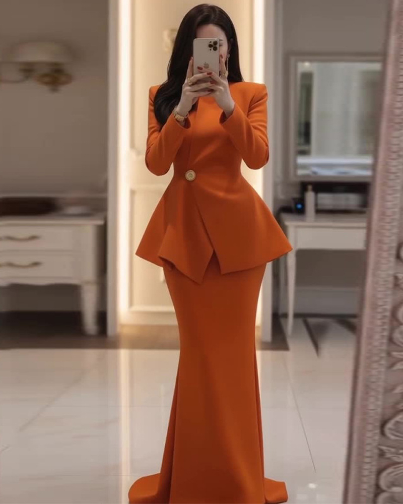 Two-Piece Set: Round-Neck, Long-Sleeve, Waist-Cinching Top & Hip-Hugging Skirt (Orange)