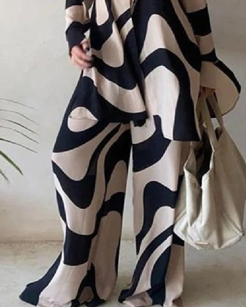 Loose Long-Sleeve Top and Straight-Leg Pants Two-Piece Set with Trendy Print for Travel and Vacation