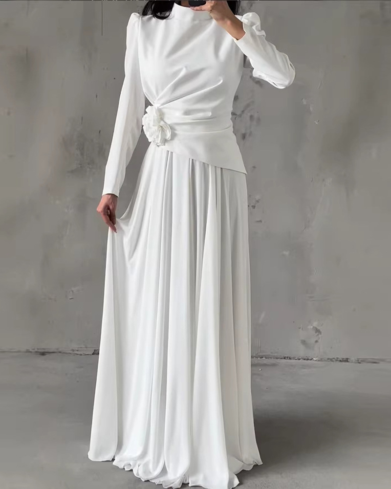 Elegant Solid-Color Evening Gown: Long-Sleeve, Slim-Fit Dress