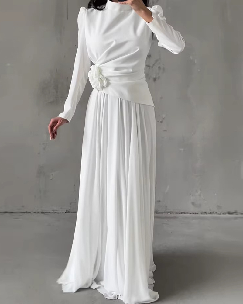 Elegant Solid-Color Evening Gown: Long-Sleeve, Slim-Fit Dress