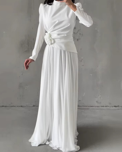 Elegant Solid-Color Evening Gown: Long-Sleeve, Slim-Fit Dress