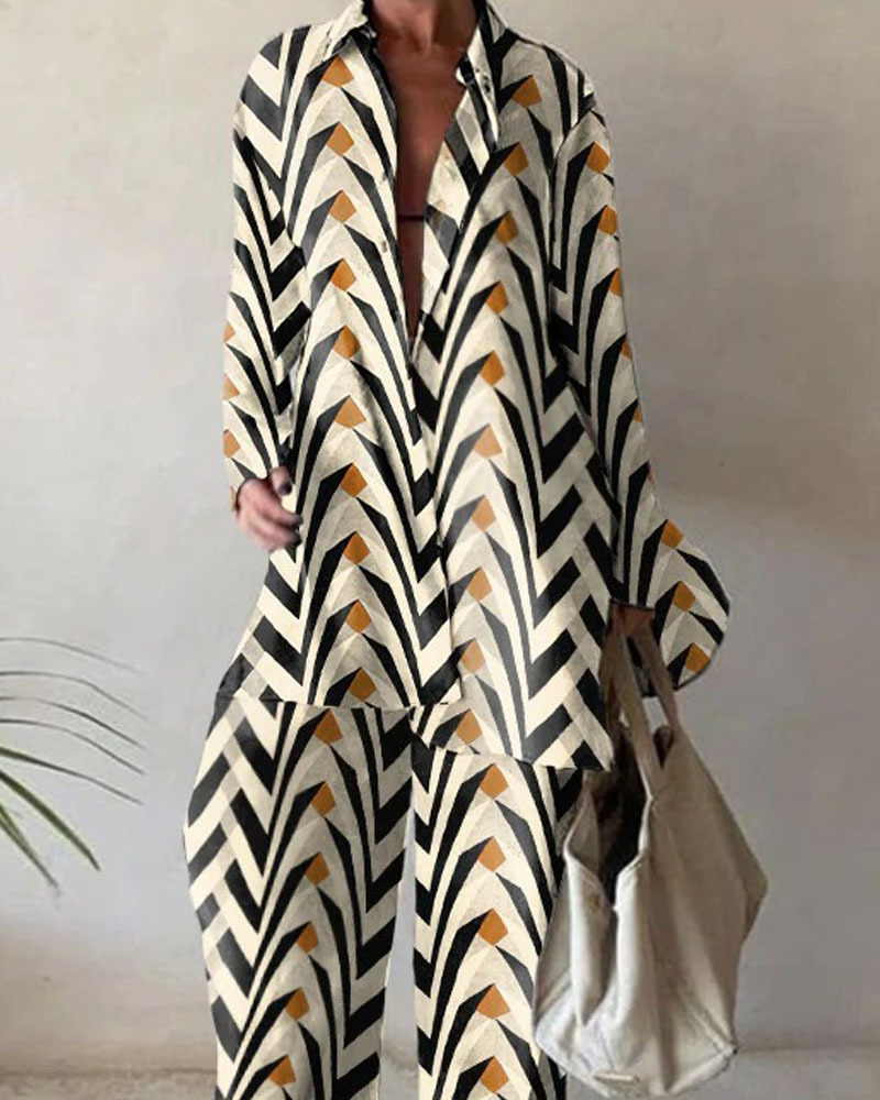 Loose Long-Sleeve Top and Straight-Leg Pants Two-Piece Set with Trendy Print for Travel and Vacation