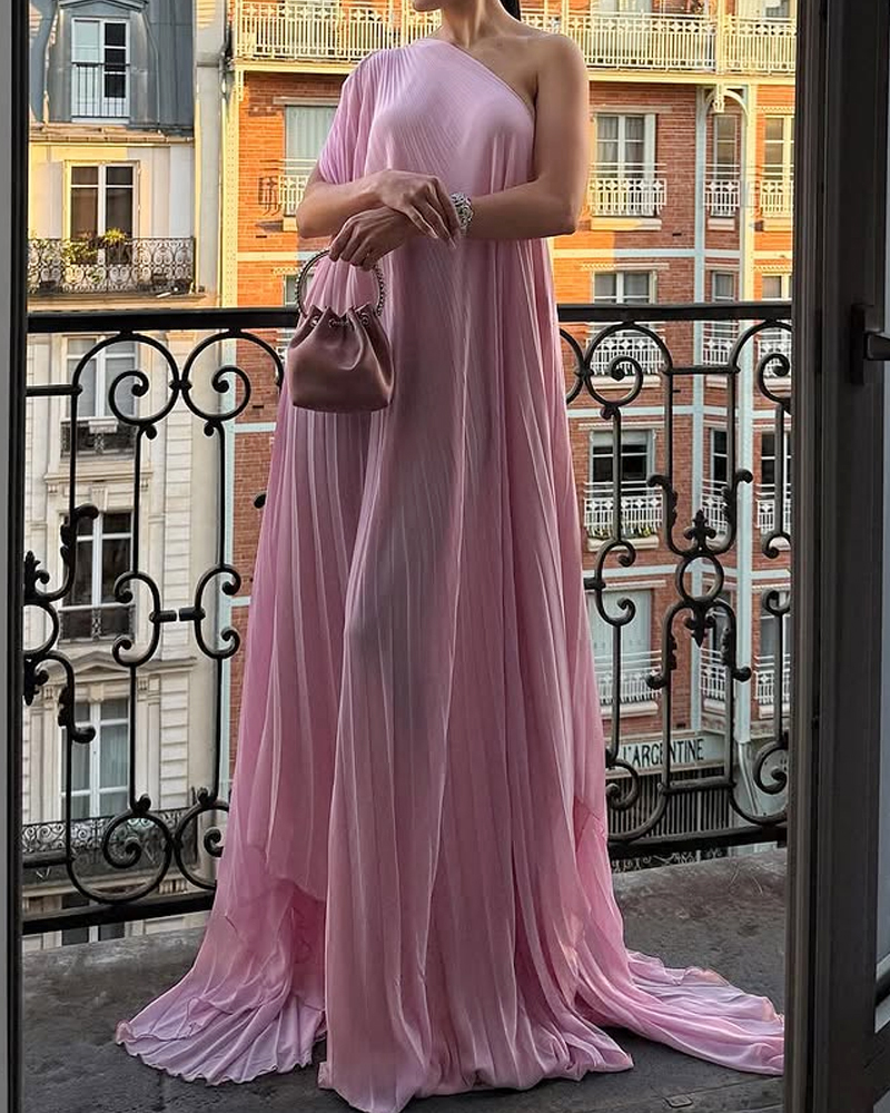 Elegant One-Shoulder Pleated Dress