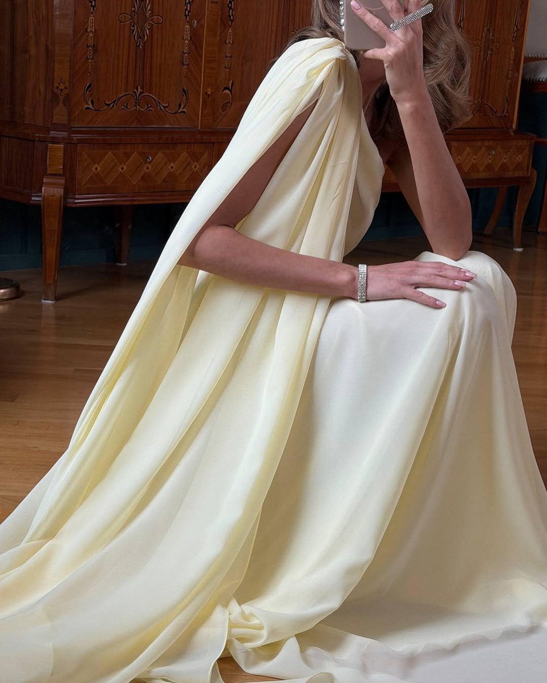 Solid-Color One-Shoulder Chiffon Shawl-Style Dress