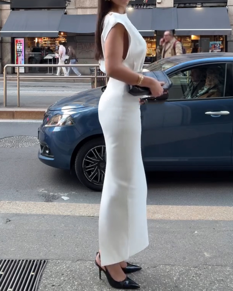 Elegant Sleeveless Solid Color Dress