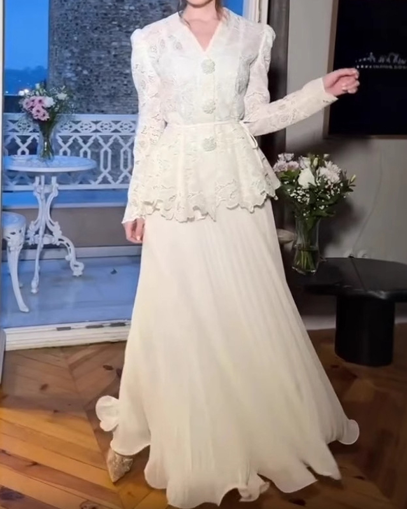 High-End Lace Pleated Skirt (Sophisticated & Ladylike)