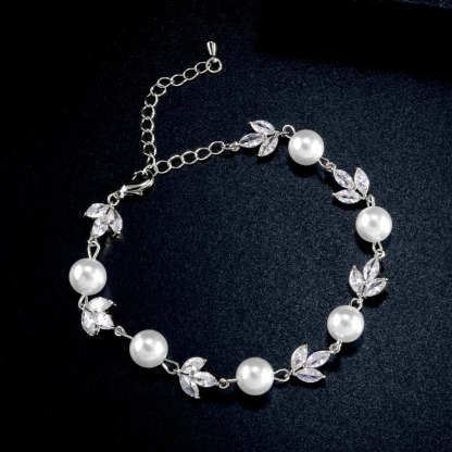 Stříbrný náramek s křišťálovými listy a perlami-Eleanor Hart CZ