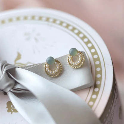 Starožitné zlaté náušnice se zelenými kameny a perlami-Eleanor Hart CZ