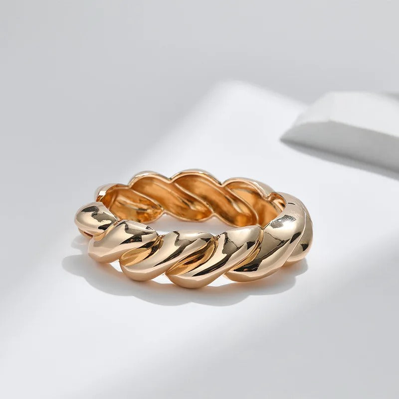 Vintage zlatý kroucený nastavitelný náramek-Eleanor Hart CZ