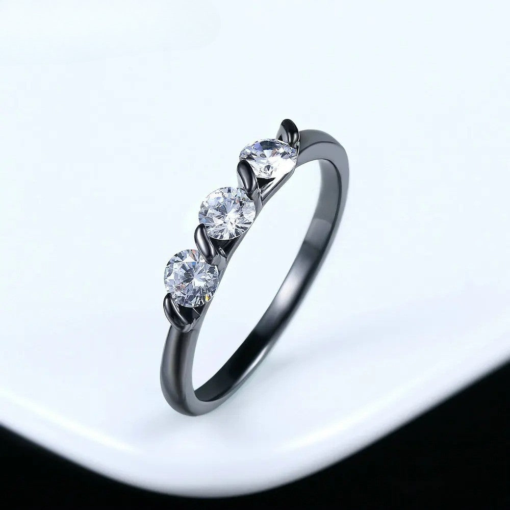 Vintage černý trojitý kulatý krystalový prsten-Eleanor Hart CZ