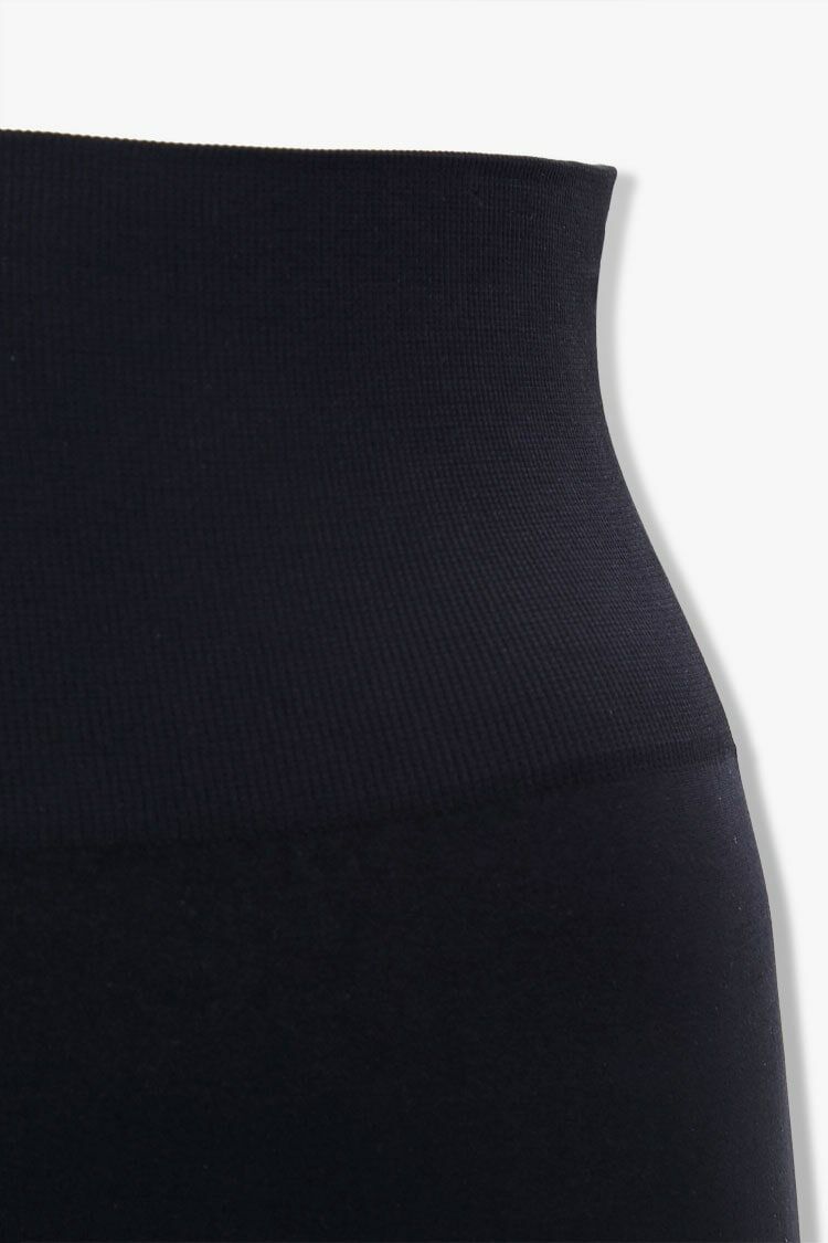 Plus Size Cutout Capri Leggings-Feelings Star