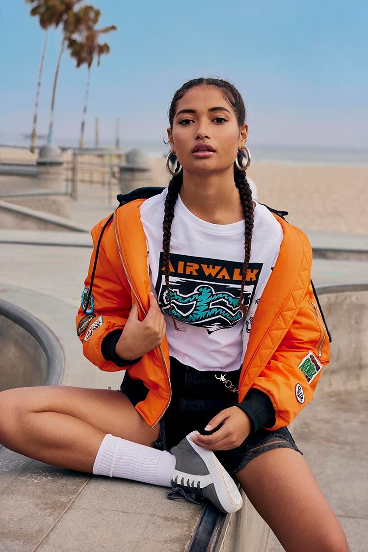 Airwalk Cropped Combo Tee-Feelings Star