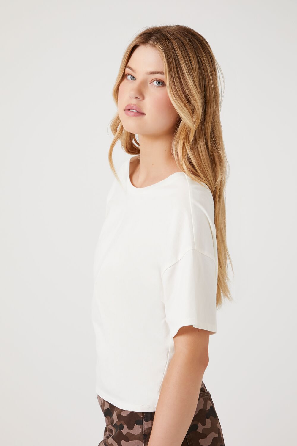 Twist-Back Cropped Tee-Feelings Star