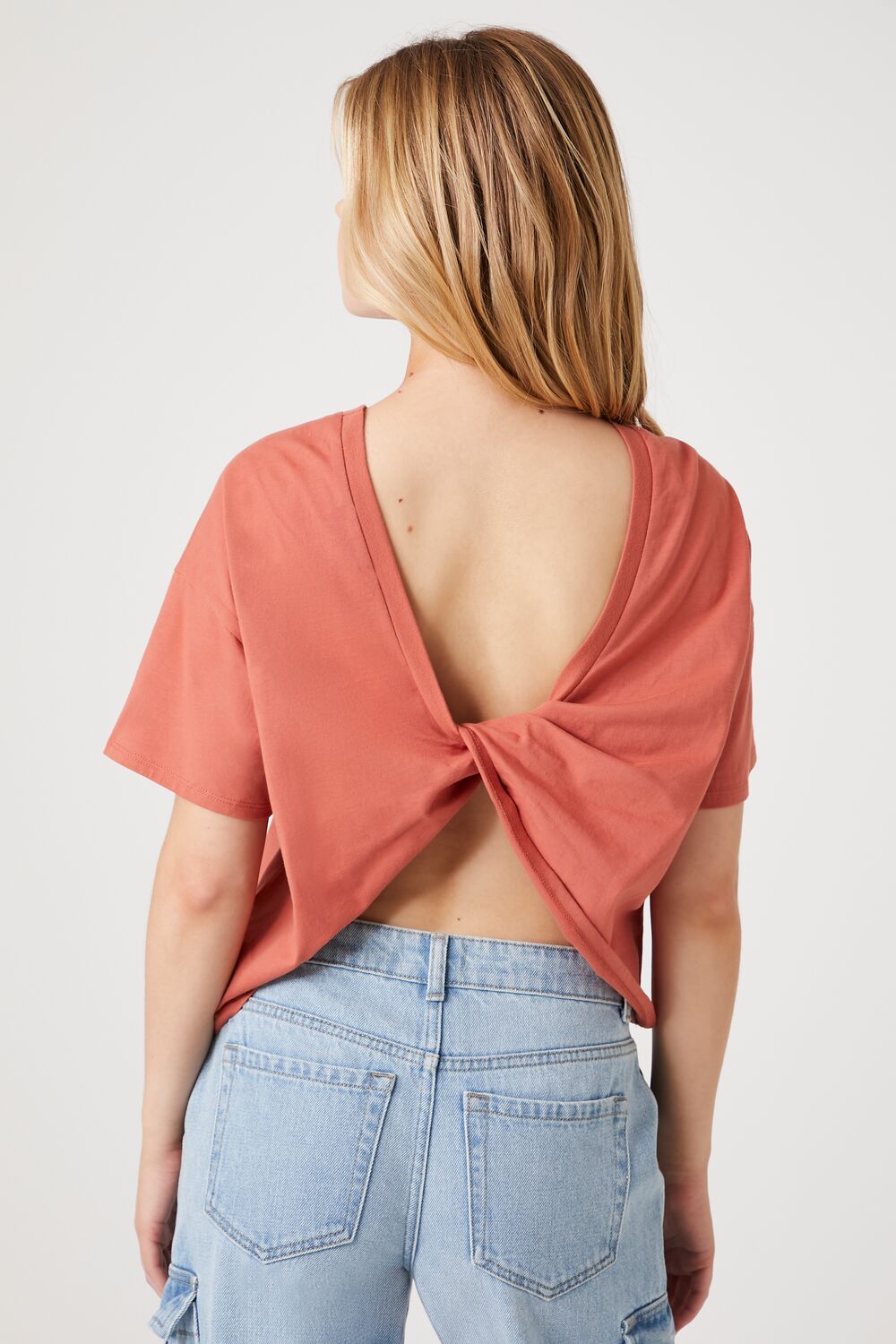 Twist-Back Cropped Tee-Feelings Star