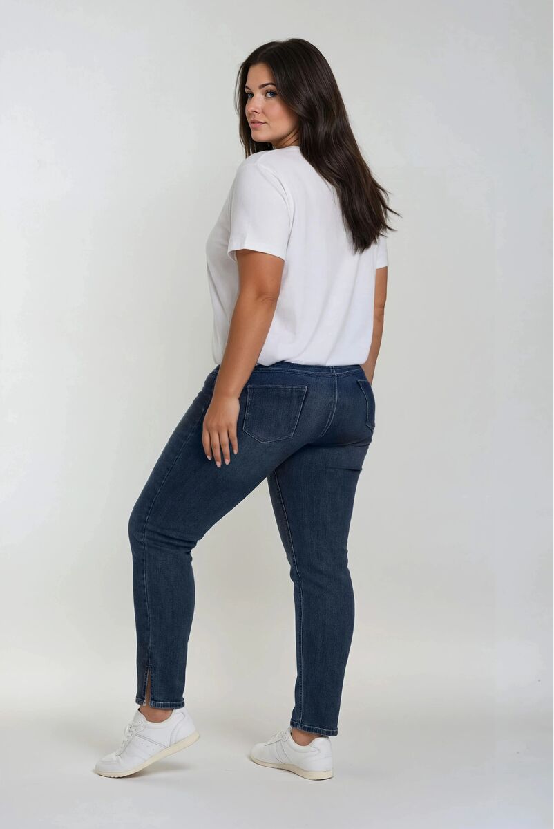 Plus Size Vented-Hem Ankle Jeans-Feelings Star
