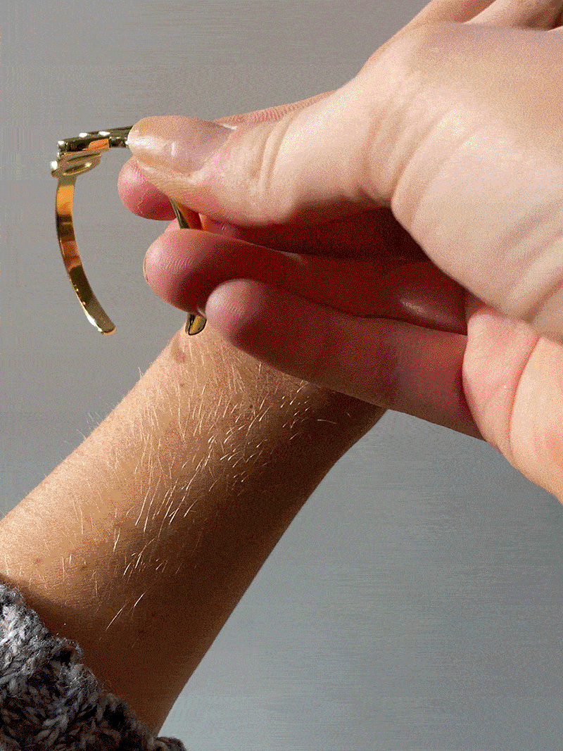 18K Gold Custom Nameplate Cuff Bracelet - 18K Gold-Blues Comming