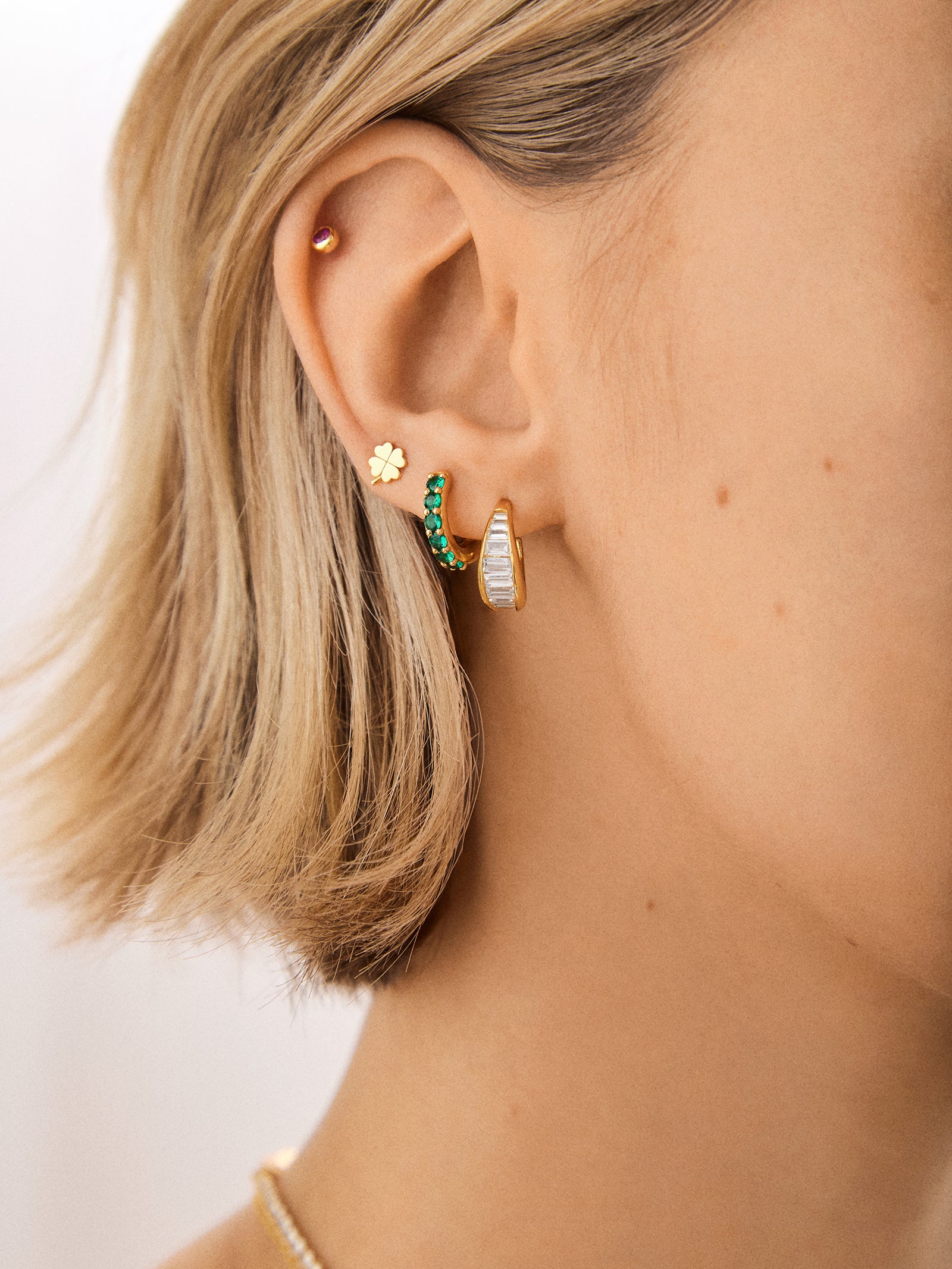 14K Gold Birthstone Huggie Earrings - Emerald
