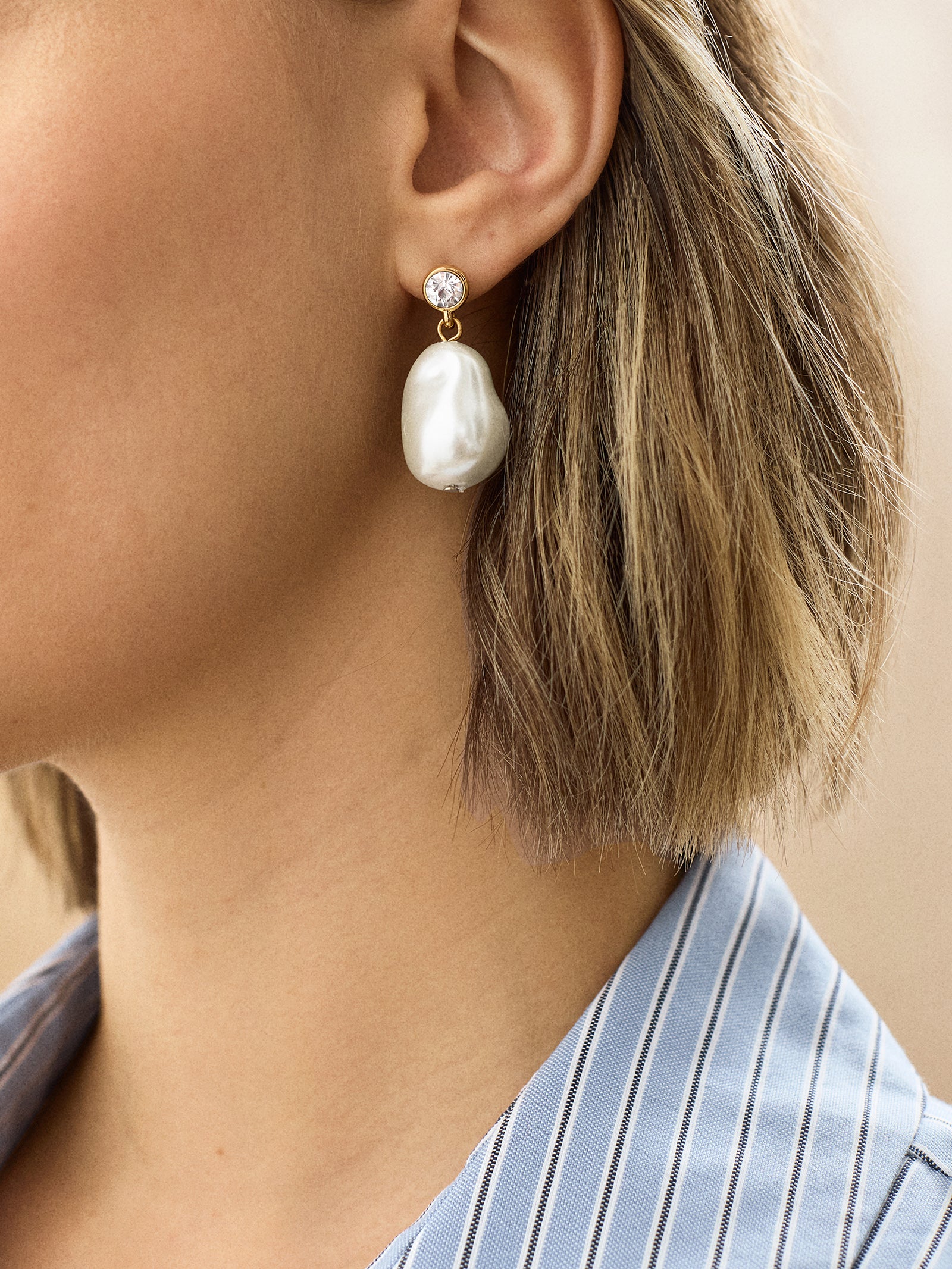 Elizabeth Earrings - White-Blues Comming