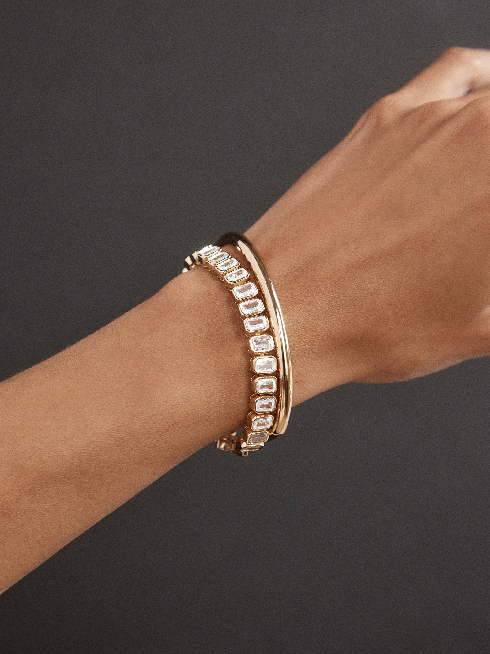 Bianca Tennis Bracelet - Emerald Bezel-Blues Comming