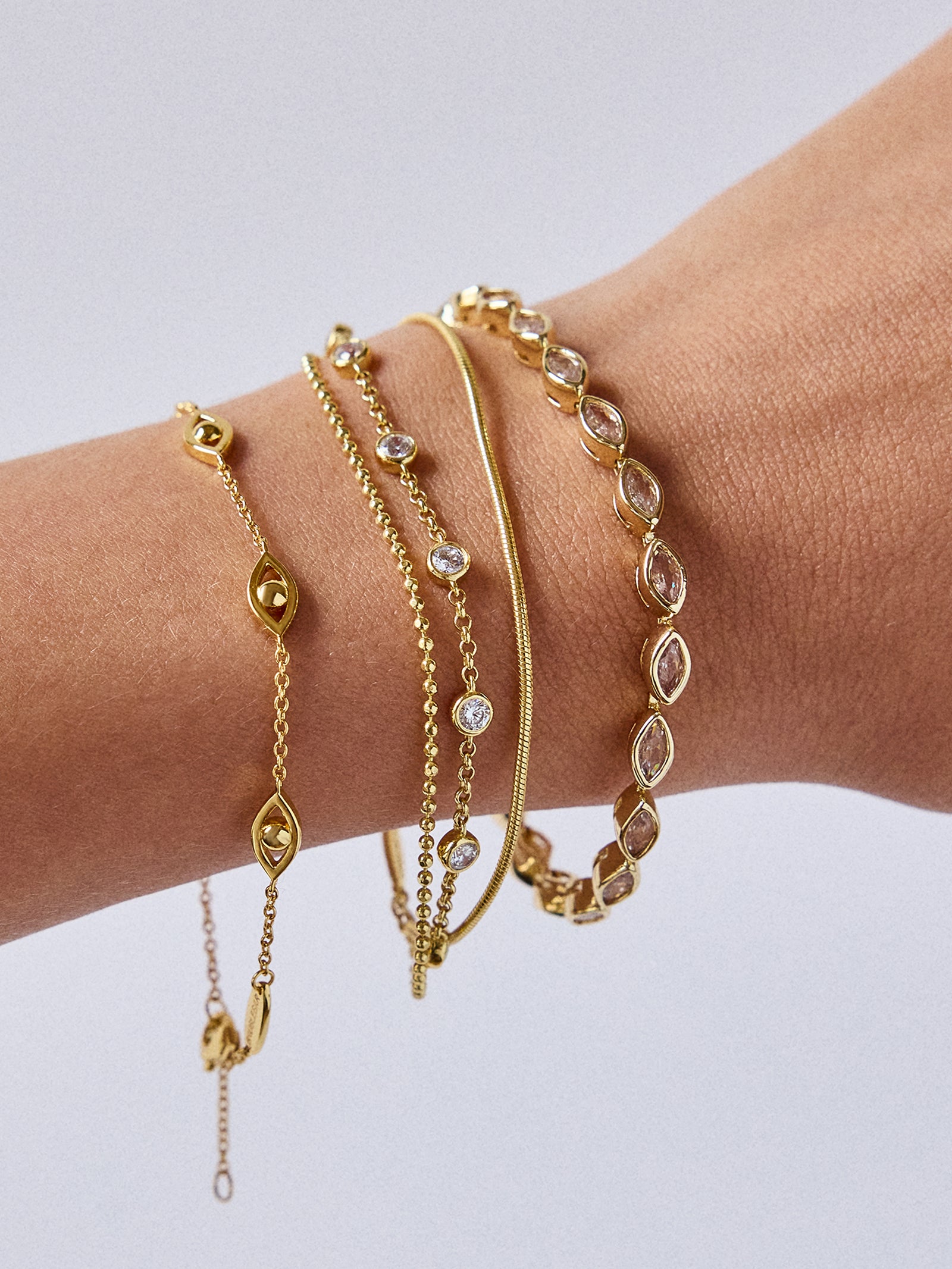 Amanda 18K Gold Tennis Bracelet - Pear Bezel-Blues Comming