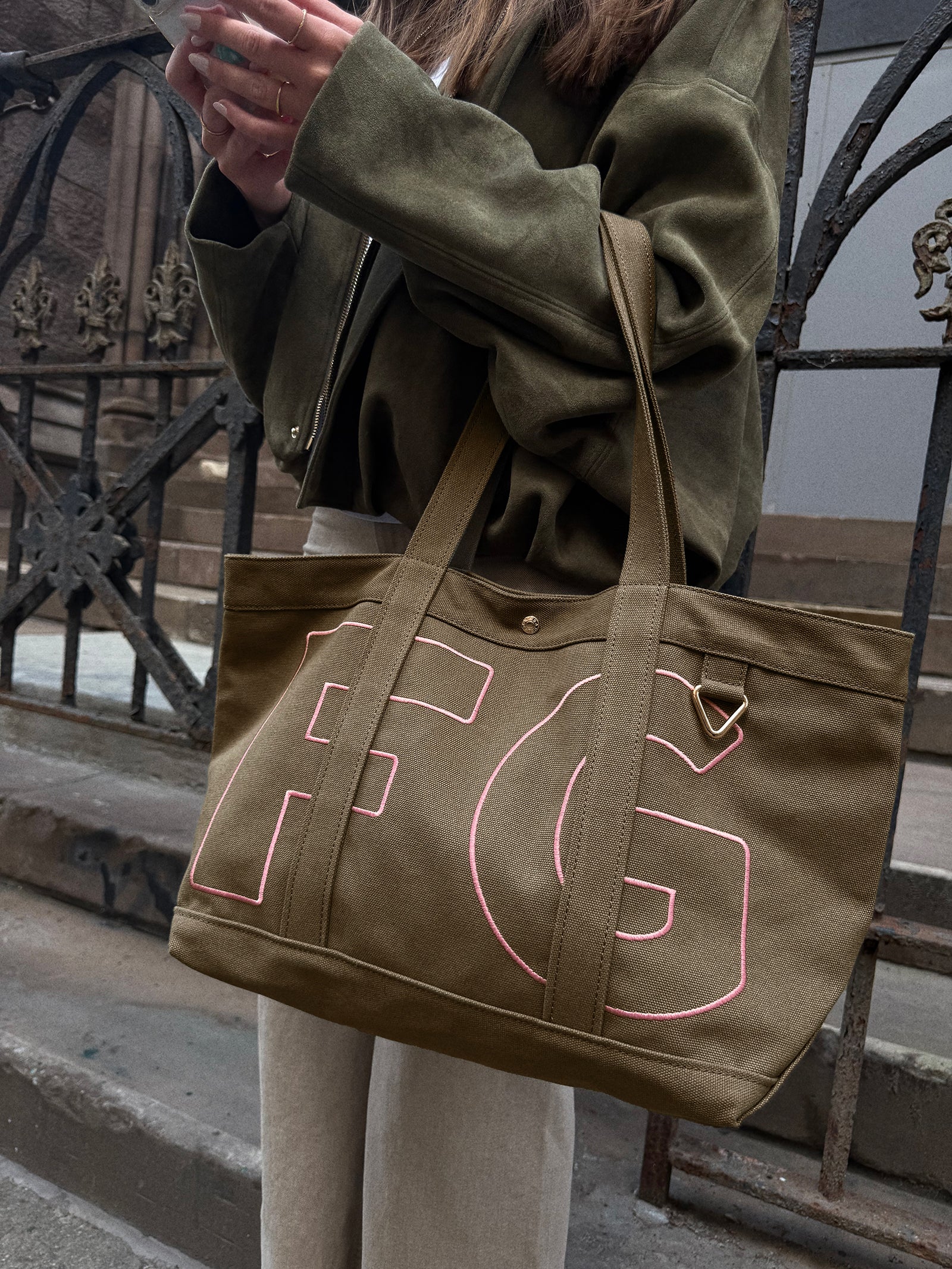 Custom Alpha Tote - Mushroom Taupe-Blues Comming