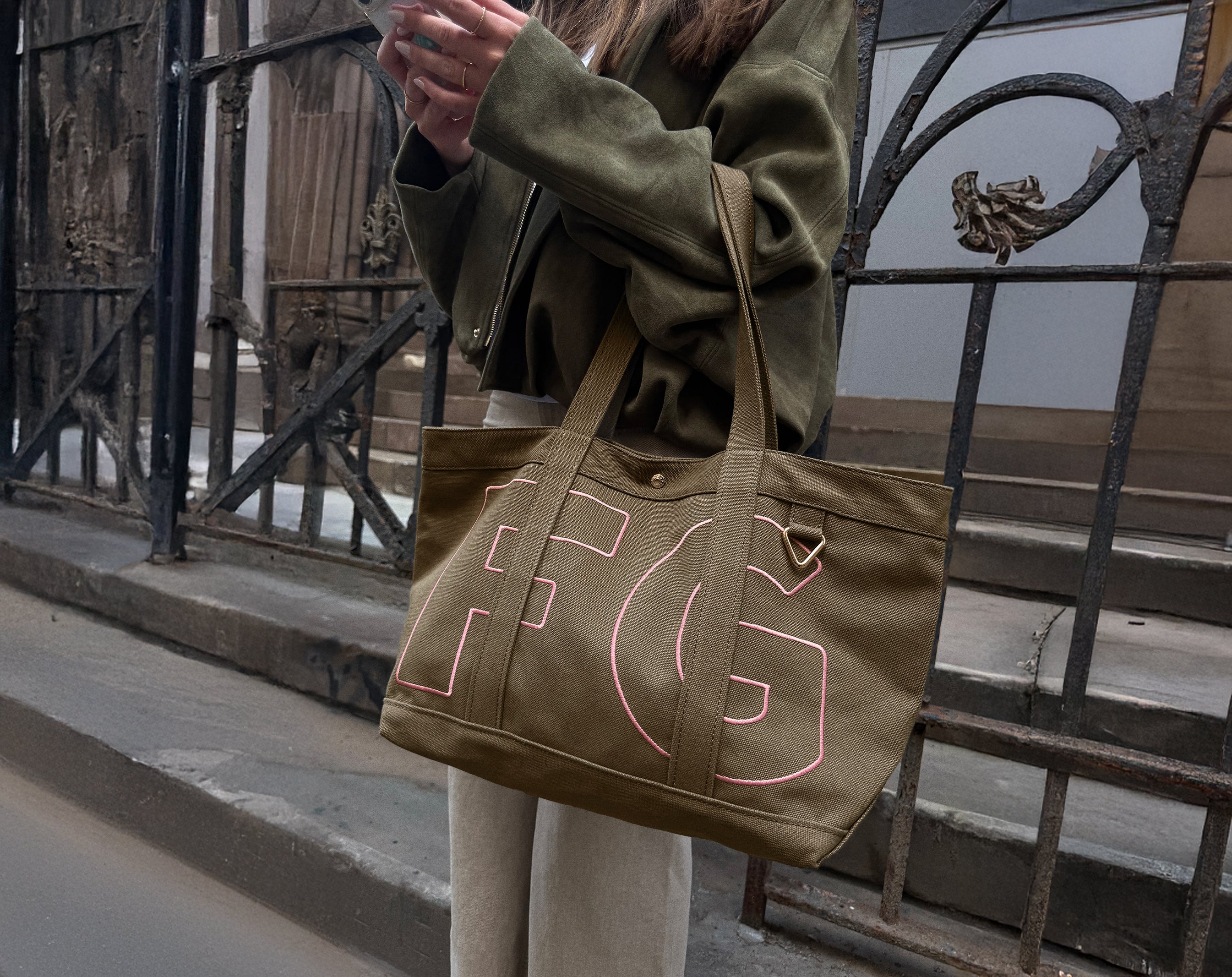 Custom Alpha Tote - Mushroom Taupe-Blues Comming