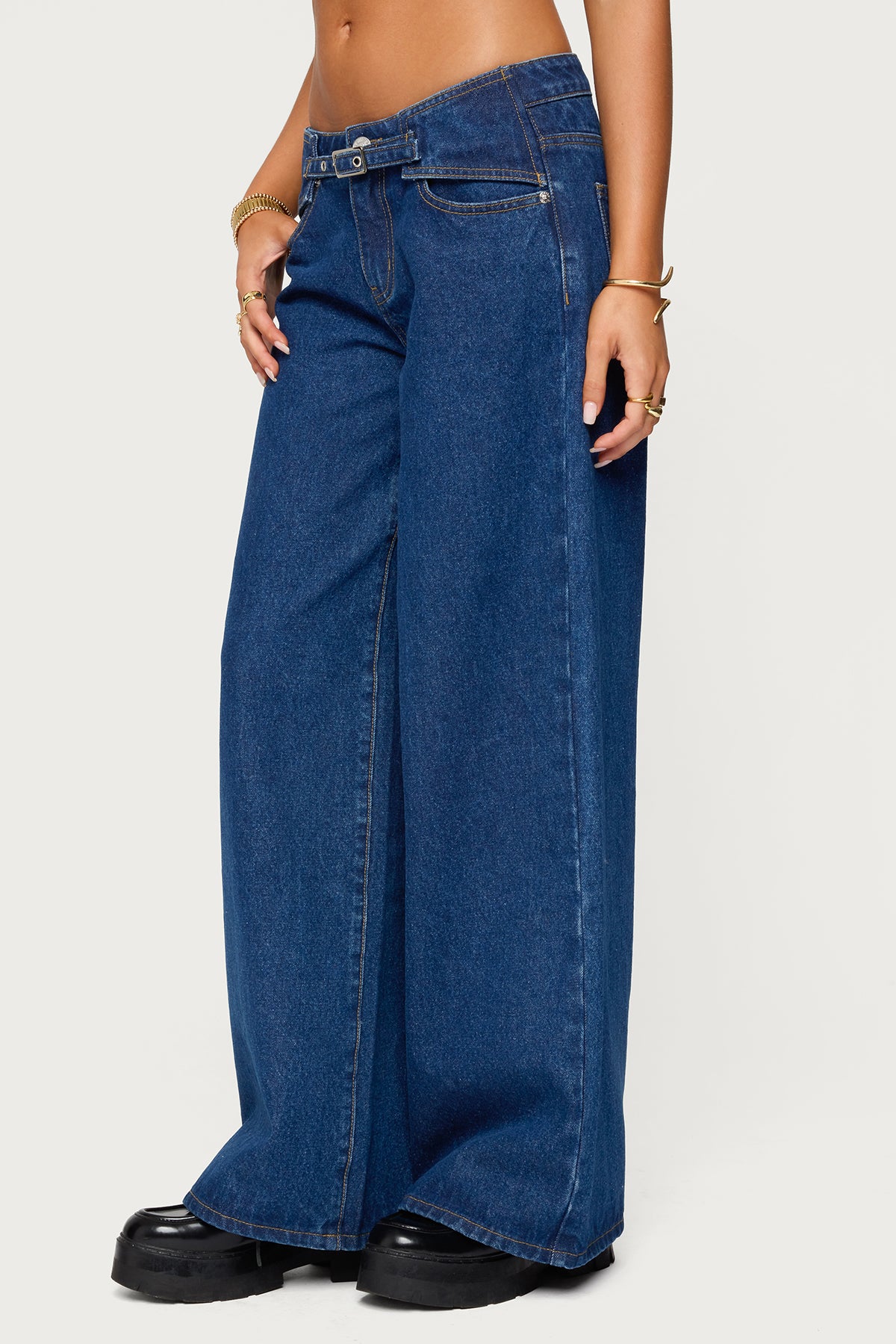 Edie Belt Detail Low Rise Baggy Jeans-Milans Time