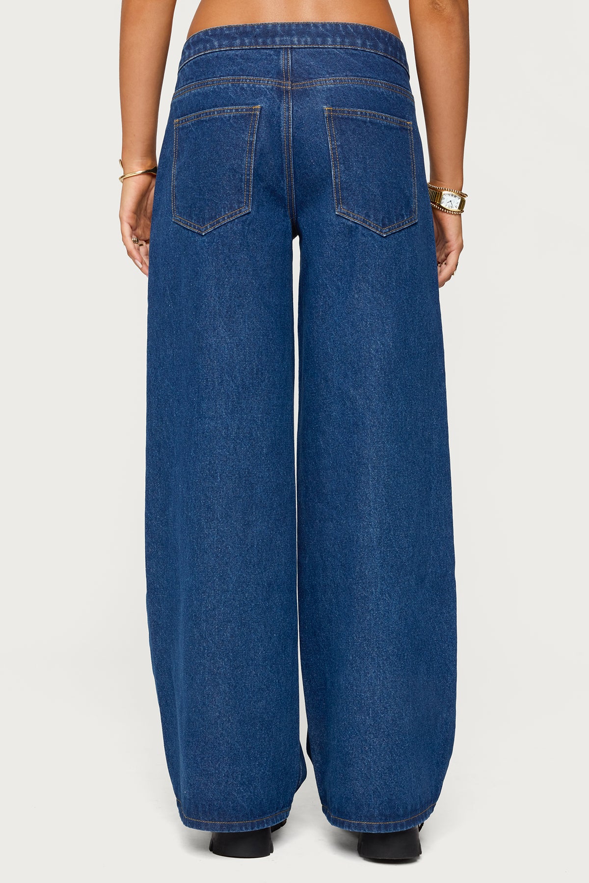 Edie Belt Detail Low Rise Baggy Jeans-Milans Time