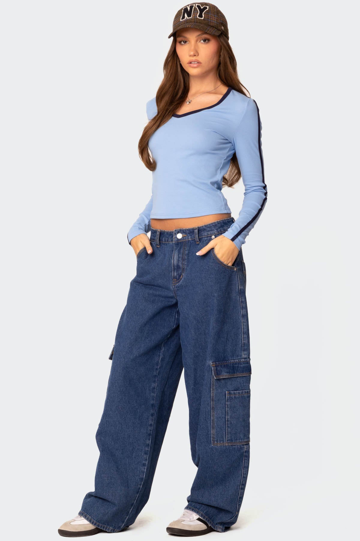 Contrast V Neck Long Sleeve T Shirt-Milans Time