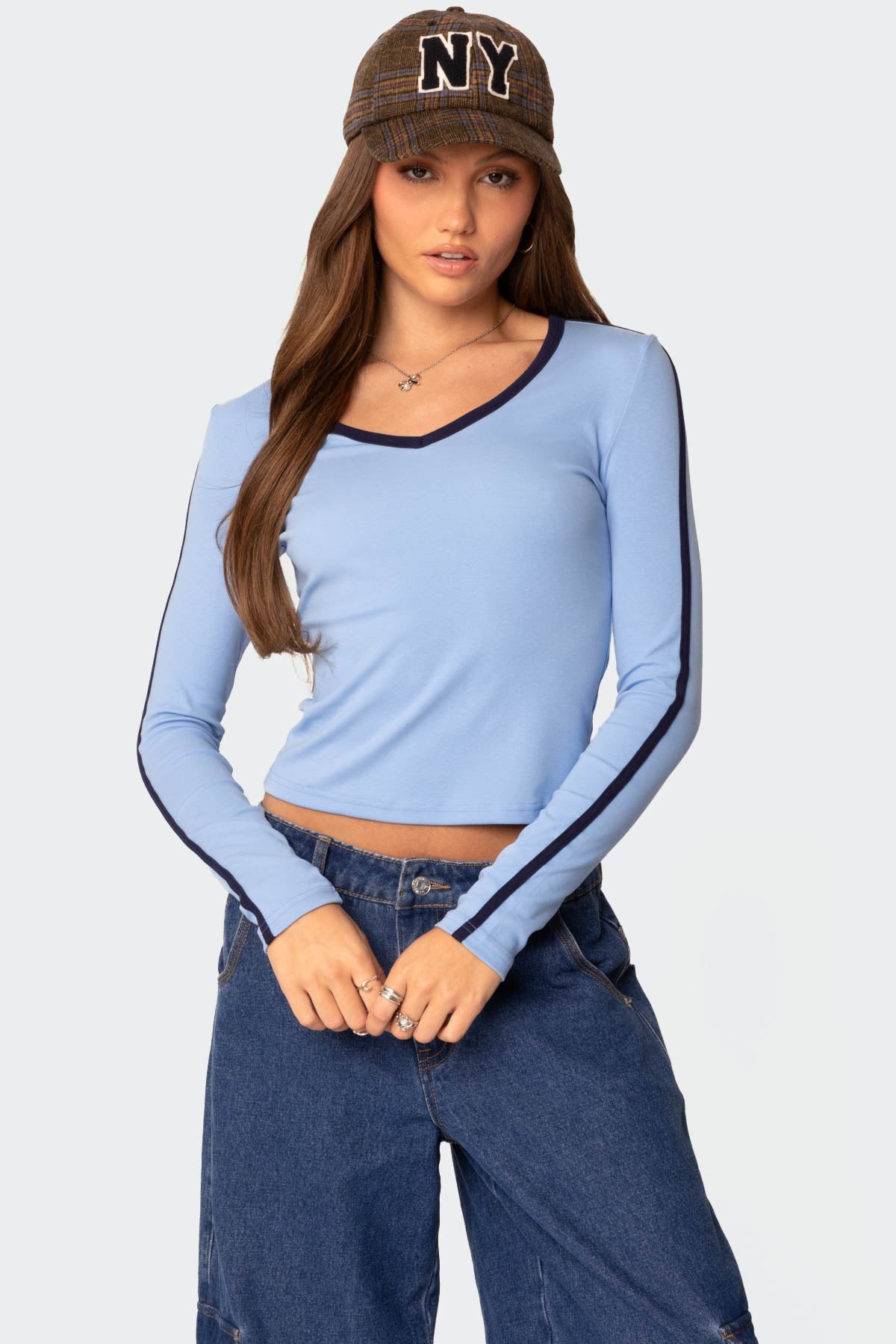 Contrast V Neck Long Sleeve T Shirt-Milans Time