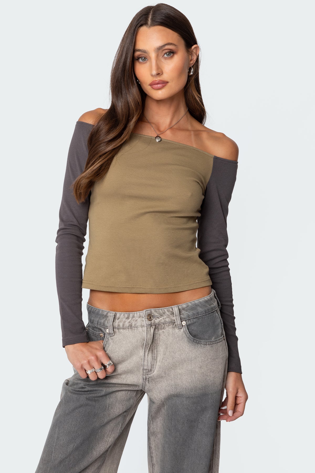 Contrast Off Shoulder Top-Milans Time