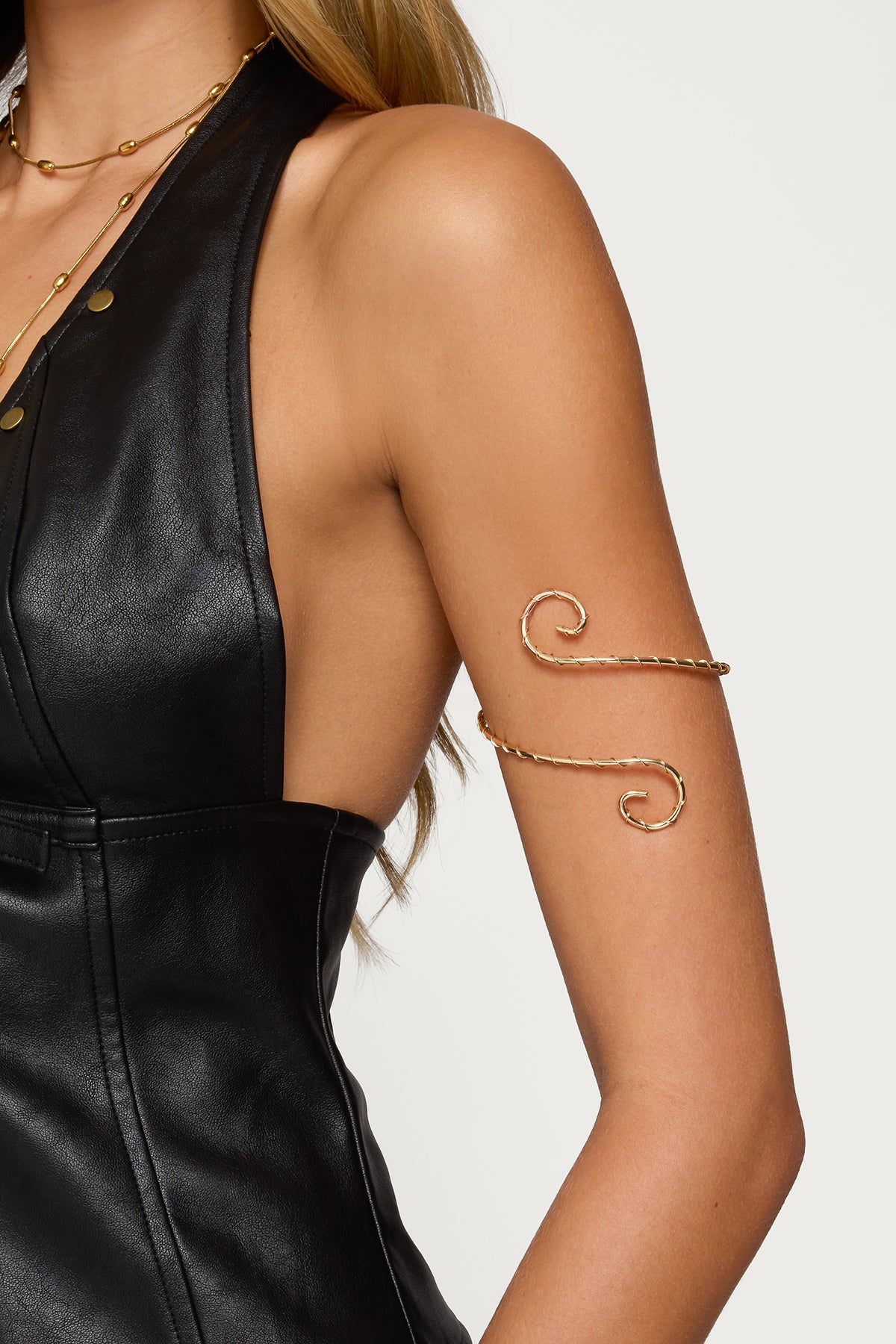 Spiral Twisted Arm Cuff-Milans Time