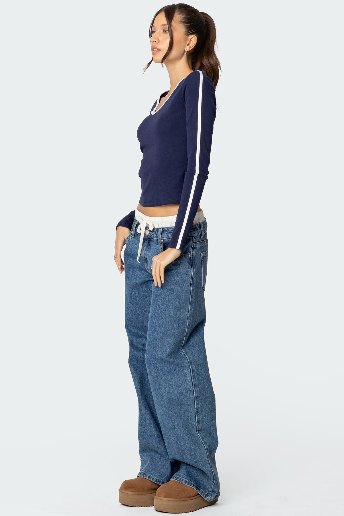 Contrast V Neck Long Sleeve T Shirt-Milans Time