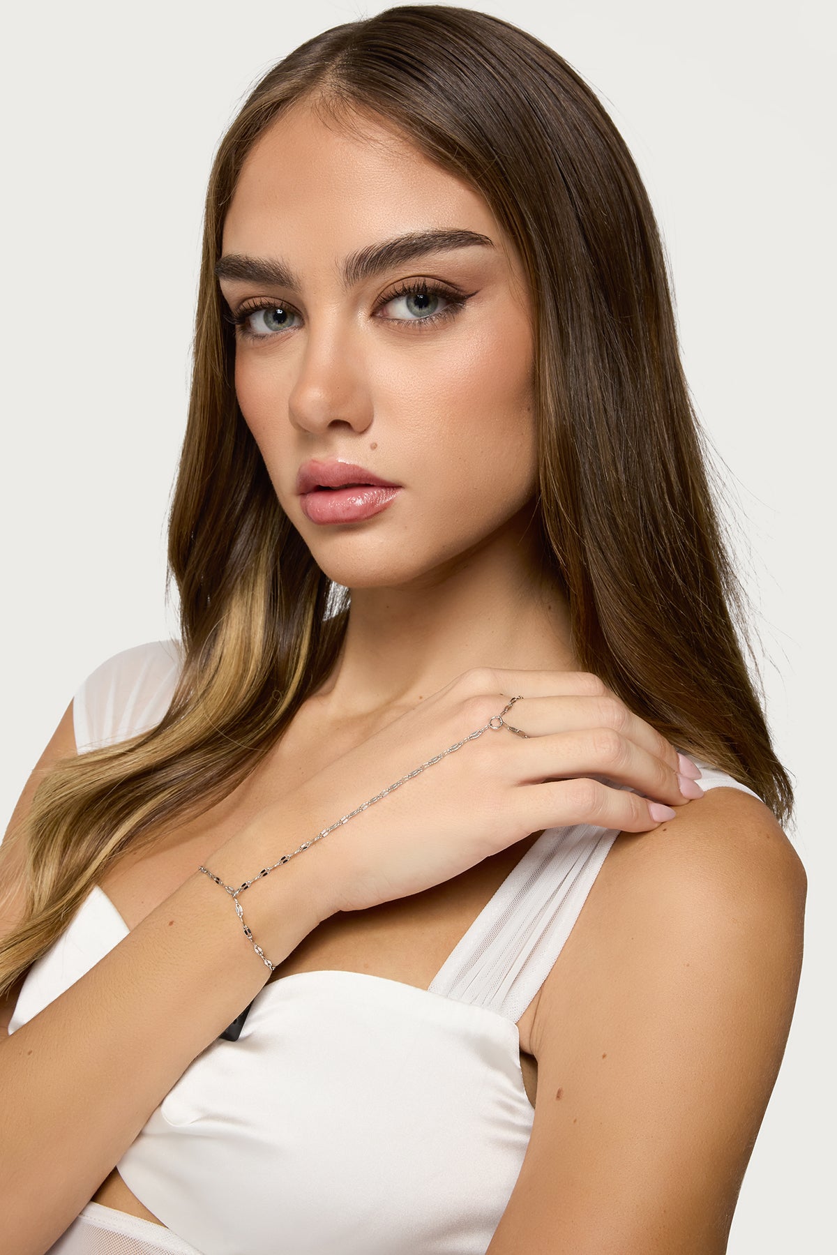 Dazzle Hand Chain-Milans Time