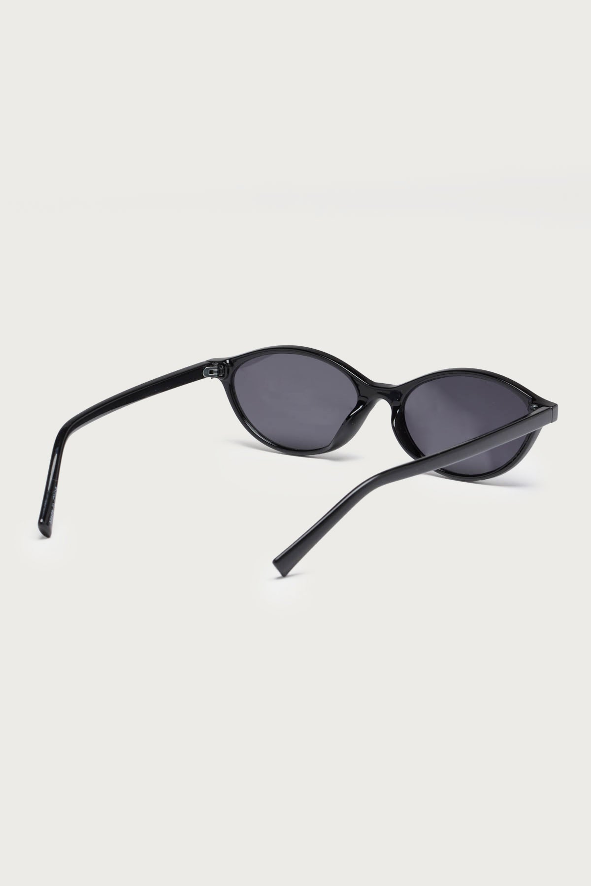 Arlo Oval Sunglasses-Milans Time