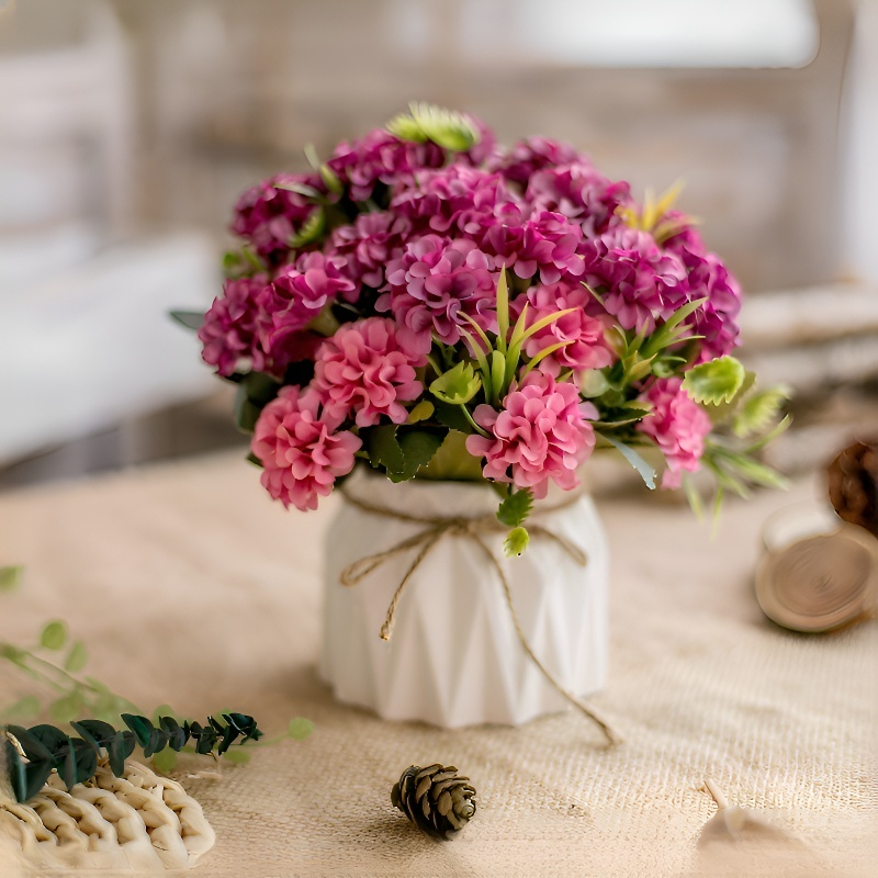 Juteseil-Deko-Vase mit künstlichen Blumen für Zuhause